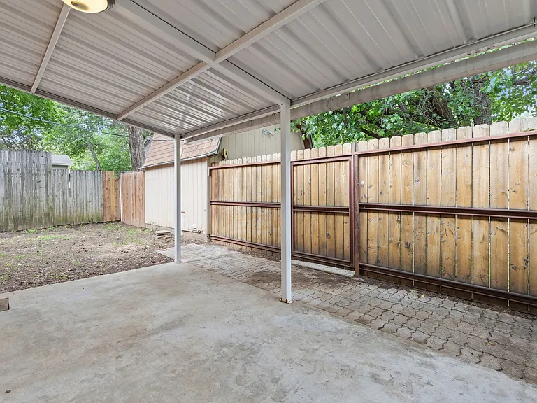 1424 Knight St — Photo 12