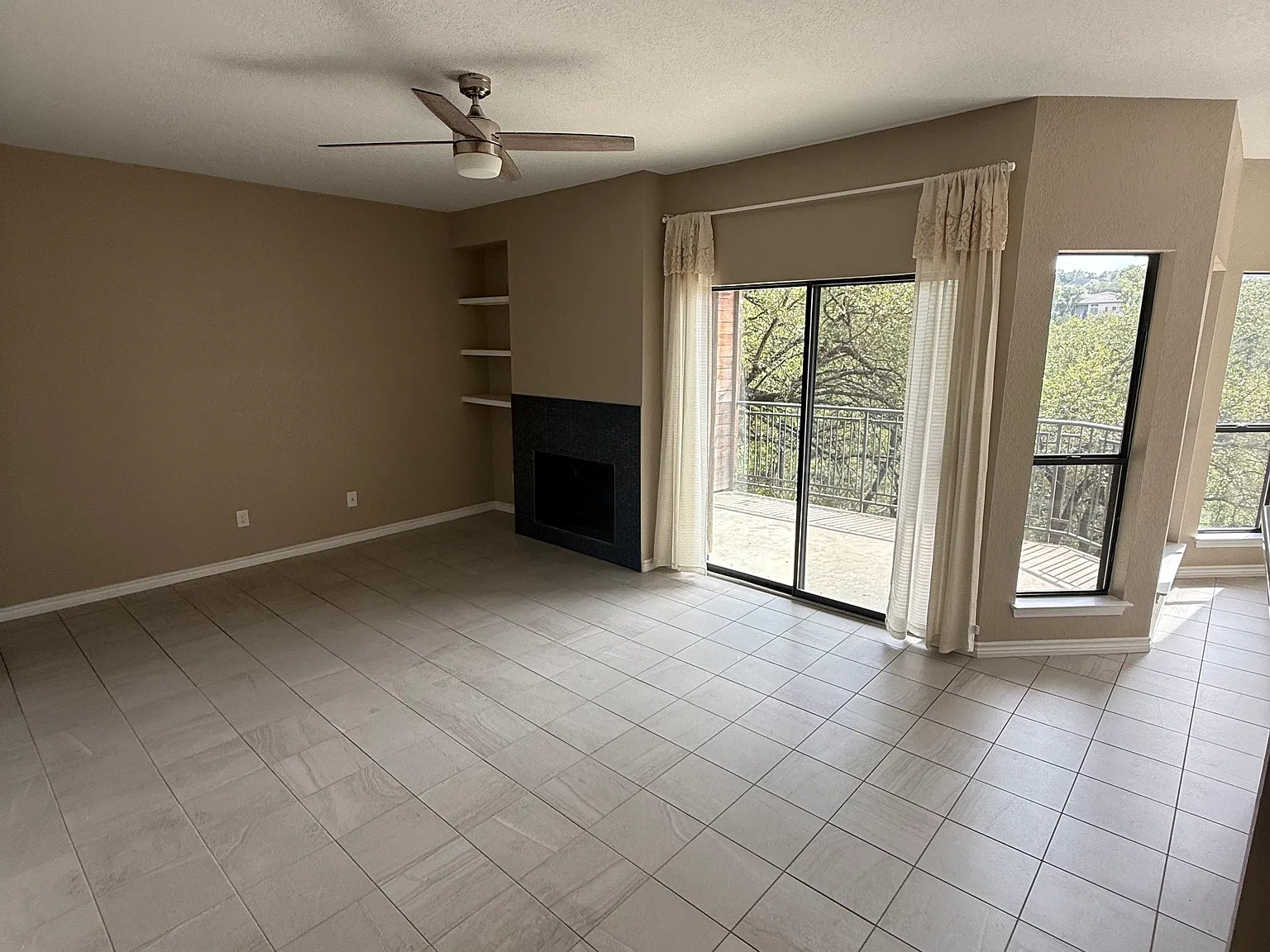 4711 Spicewood Springs Rd — Photo 4