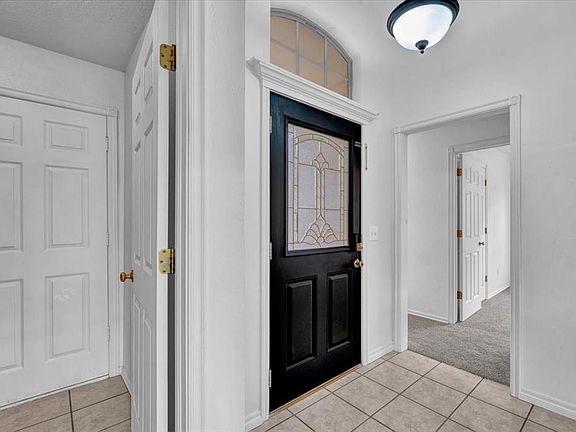 5th image of 600 E Katelyn Ln