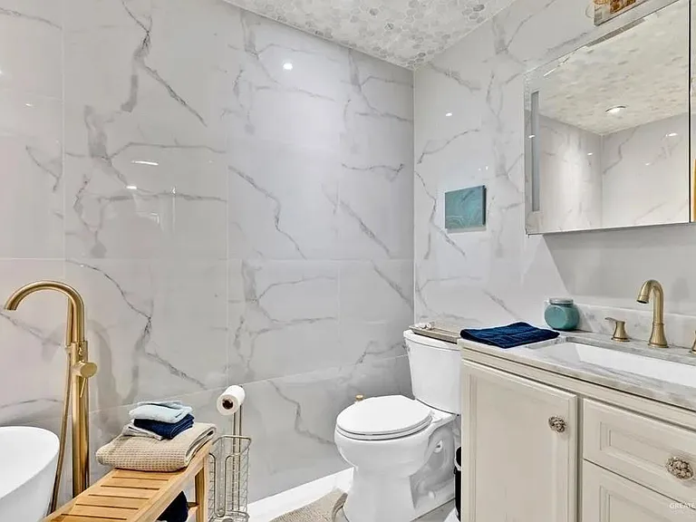 210 W Gardenia St #12 — Photo 9