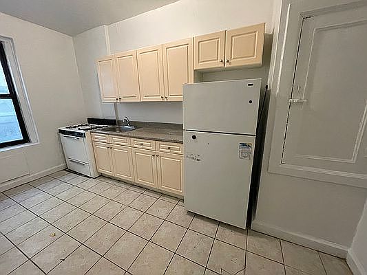 2nd image of 30-11 34th St #2C