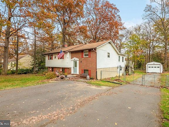 4th image of 7921 Belhaven Ave