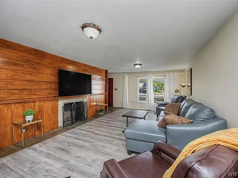 9326 Rivershore Dr — Photo 12