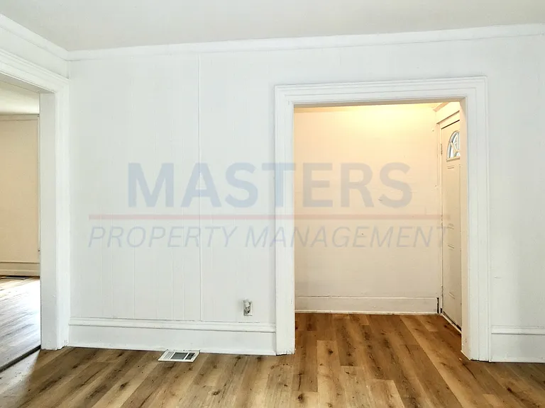 1026 Oakwood Ave — Photo 10
