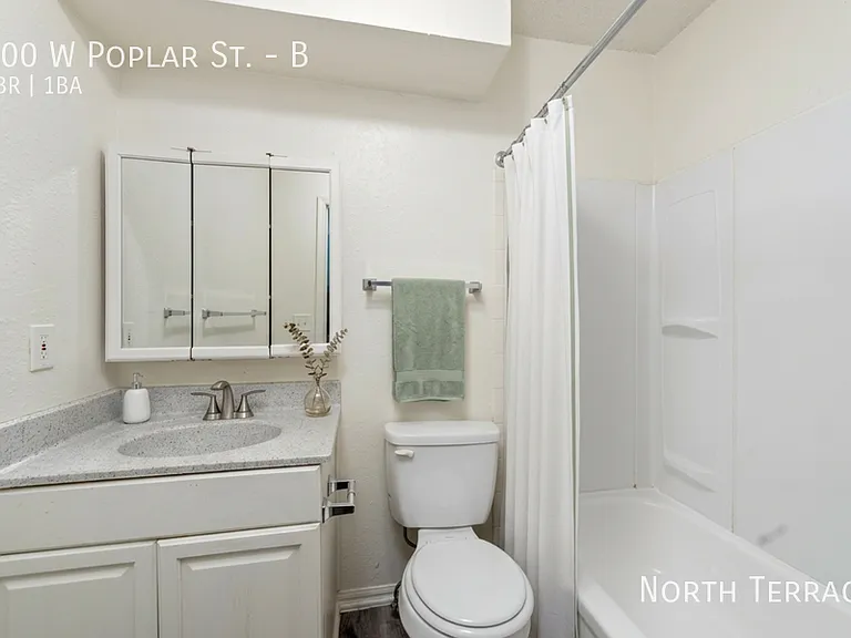 Poplar Place — Photo 13