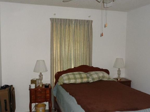 5th image of 301 SE 19th St