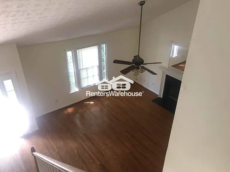3564 Manchester Dr — Photo 5