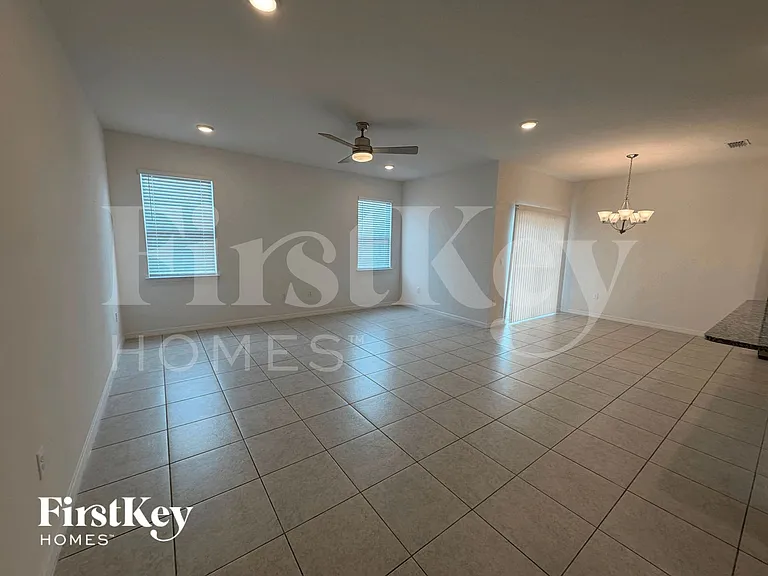 213 Autumn Ridge Rd — Photo 2