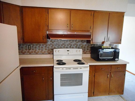 3rd image of 3309 Moorgate Dr