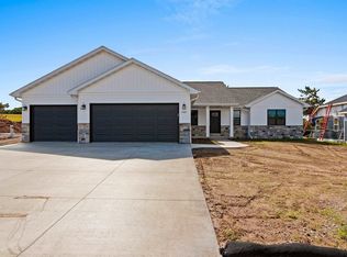 3487 Jewel Way, Green Bay, WI 54313