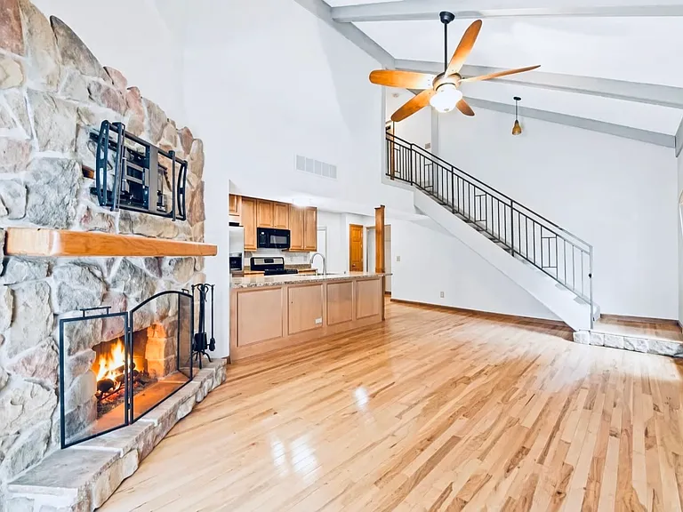 947 Canterbury Dr #60014 — Photo 10
