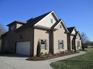 1378 Round Hill Ln, Spring Hill, TN 37174