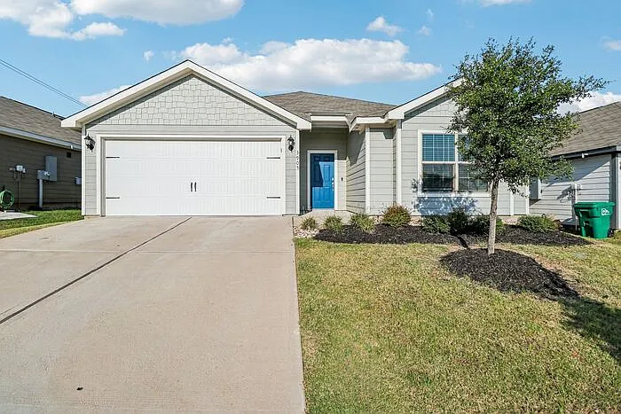 3 bed, 2.0 bath, 1591 sqft, $2,325 — Photo 4