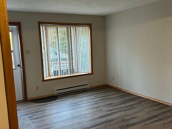 4th image of 8 Bartlett Ave #5