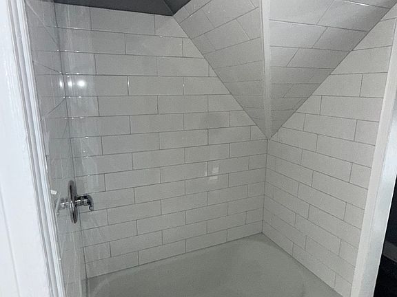 3rd image of 1331 Perkiomen Ave #3