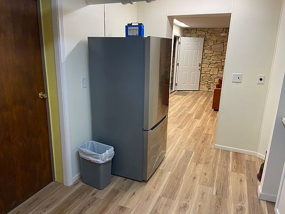 3rd image of 403 Lincoln Way W #1