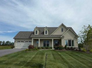 20 Copper Beech Run, Fairport, NY 14450