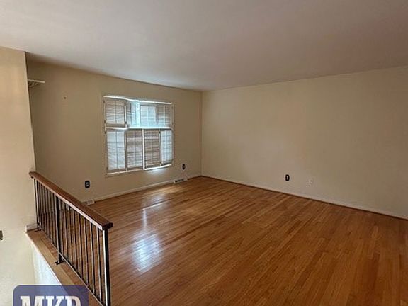 3rd image of 4026 Southwick Cir