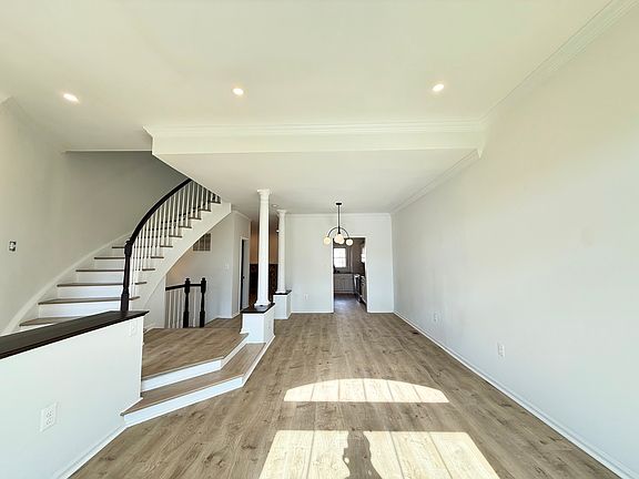 4th image of 14604 Woodgate Manor Cir