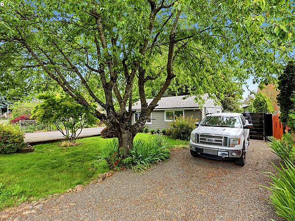 3rd image of 2120 SE 117th Ave