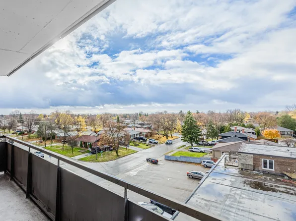 110 McLaughlin Road North, 110 McLaughlin Rd N, Brampton, ON L6X 1Z1