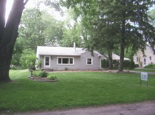 245 Red Oak Ln, Rochester Hills, MI 48307