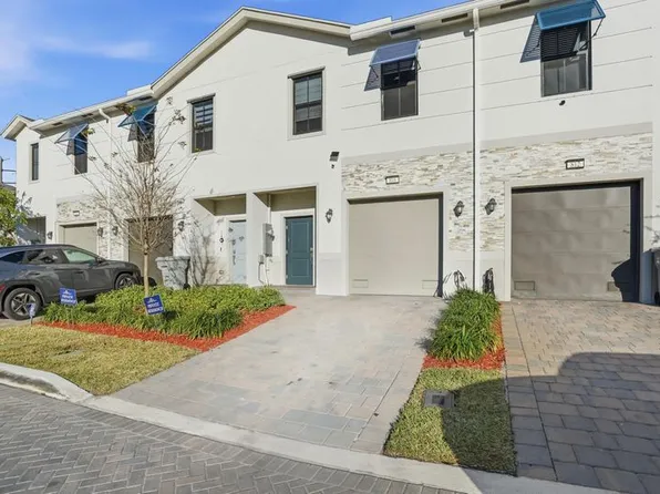 816 NW 3rd Ter #818, Pompano Beach, FL 33060