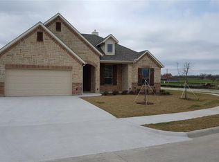 909 Saint Matthew Cir, Royse City, TX 75189