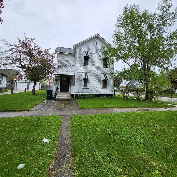 1st image of 400 N Chilson St