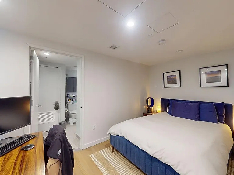 515 E 86th St #809 — Photo 10