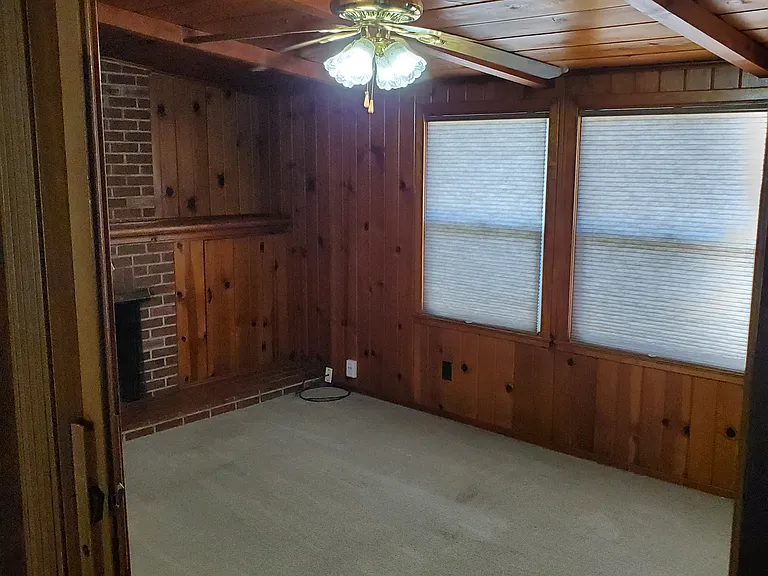 Den blinds closed