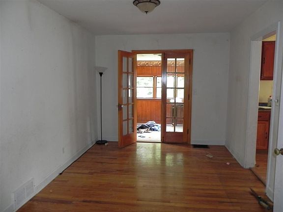 3rd image of 1220 21st St