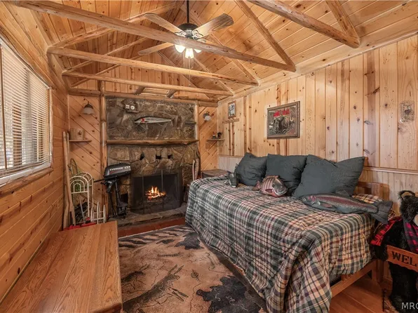 37 Keystone Rd, Big Bear Lake, CA 92315