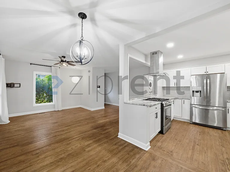 1788 Broadwell St SW — Photo 5