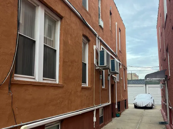 863 East 49th Street image 4 of 33