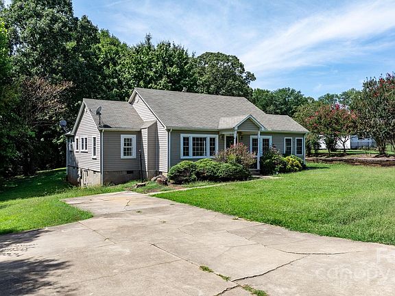 2nd image of 213 Westhaven St