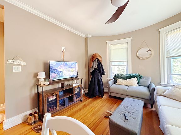 4th image of 17 Pleasant St #2