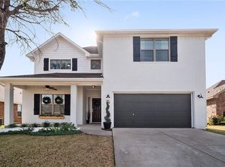 2950 Greenway Dr, Burleson, TX 76028
