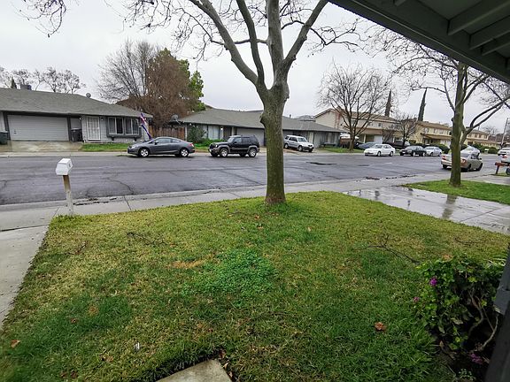 2nd image of 137 E Manzanita Ln