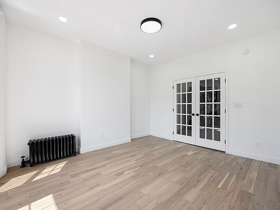 5th image of 1313 Herkimer St #3
