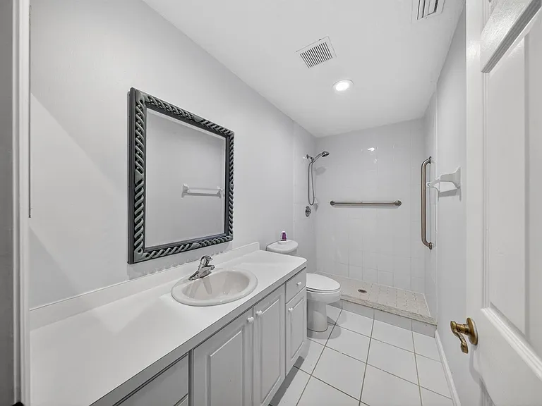 1567 Pheasant Walk #B — Photo 13