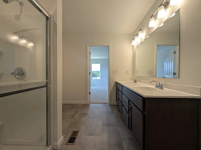 8161 Sycamore Hollow Dr — Photo 10
