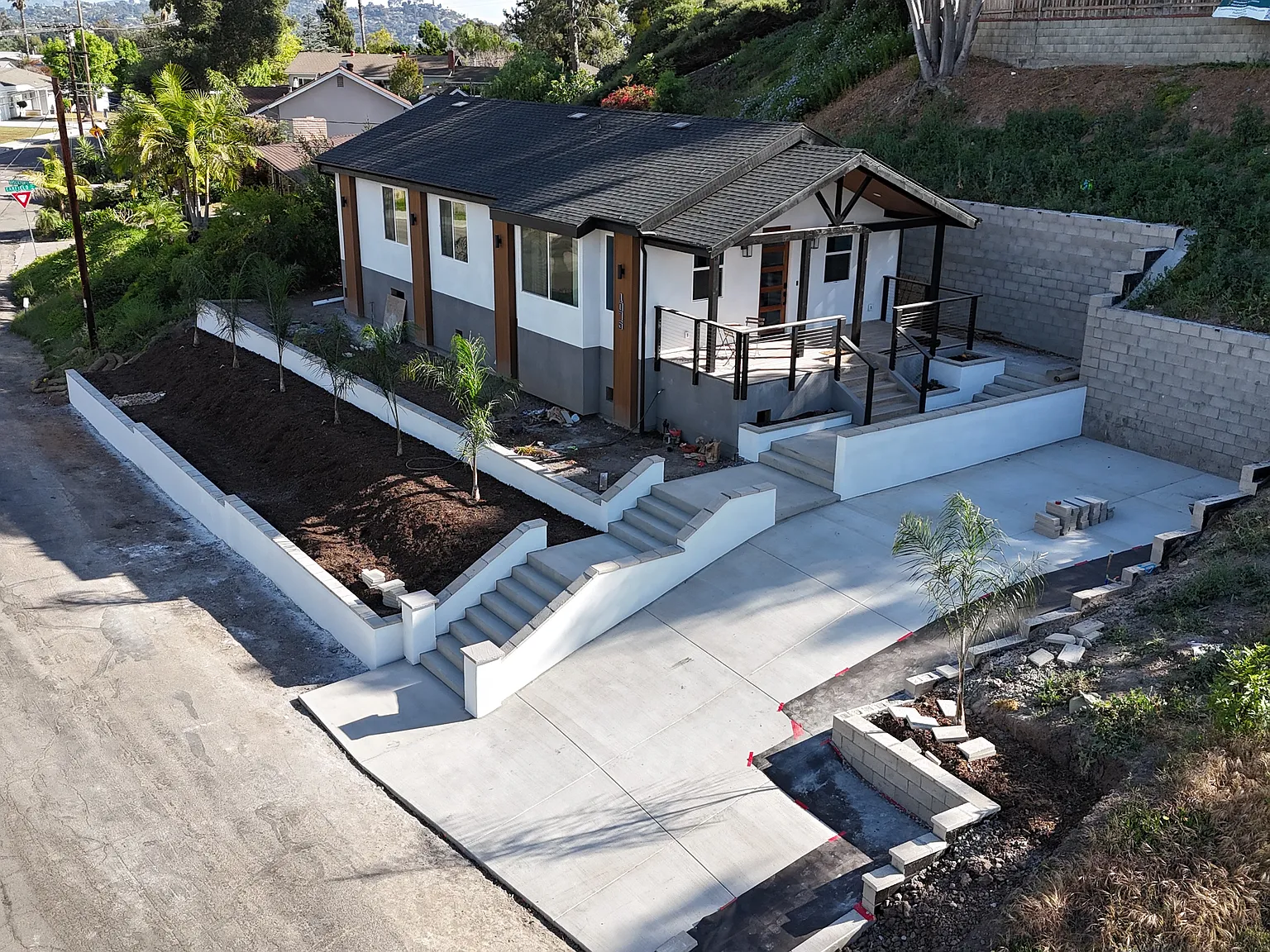 1075 Garfield Ave — Photo 1