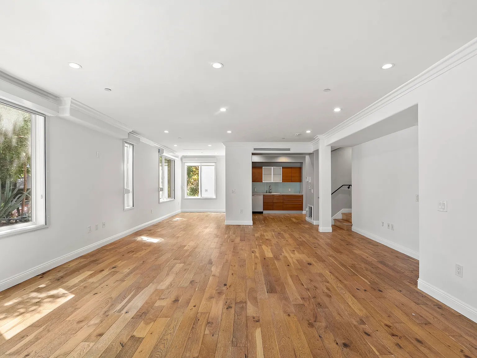 2 bed, 2.5 bath, 1910 sqft, $6,995 — Photo 2