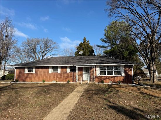 281 Mervin St, Sullivan, MO 63080