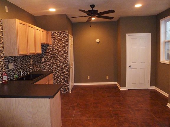 1527 Edgewater Avenue