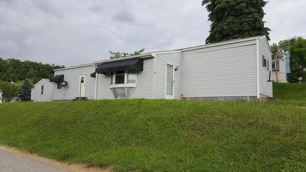 135 Candleberry Ln photo 1