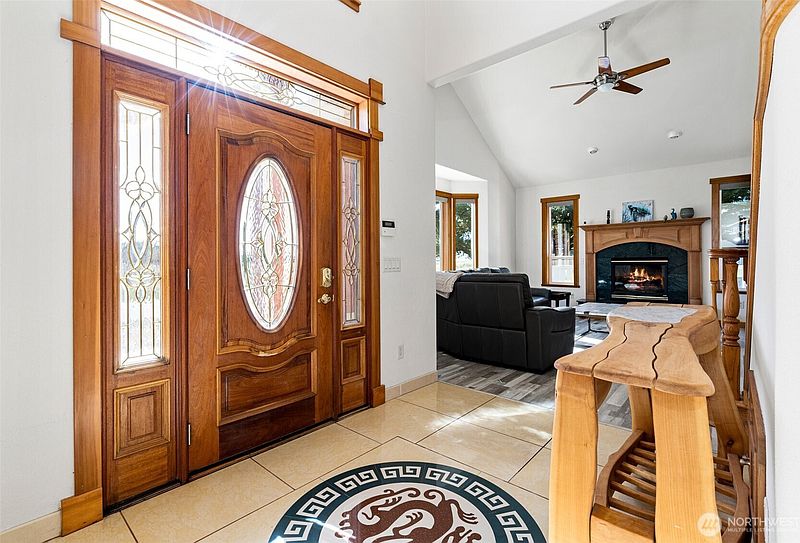 4th image of 238 25th Street NW