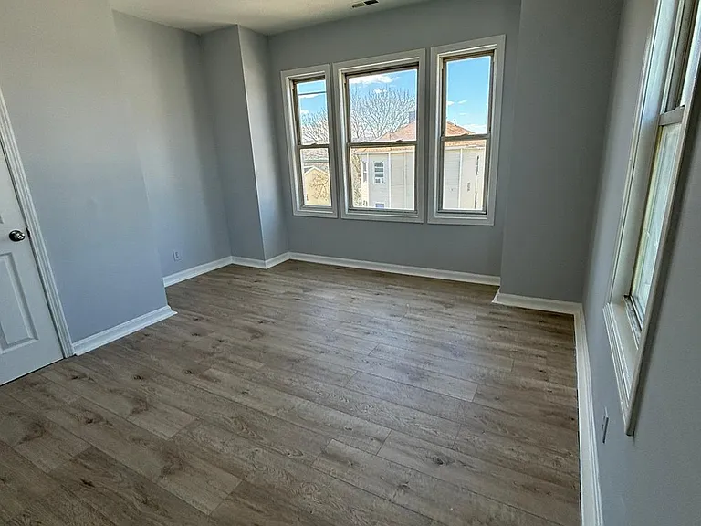 11 Hollywood St #3L — Photo 8