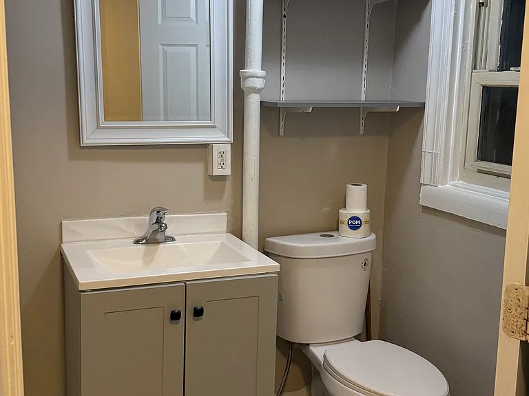 164 W Tilghman St — Photo 12